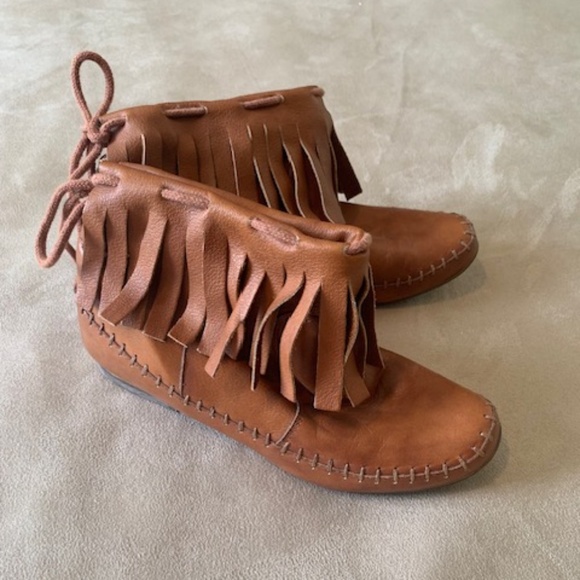 Leather Moccasin Booties - Steve Madden size 7 - Picture 2 of 7